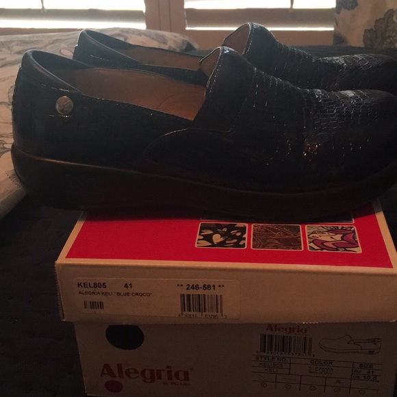 Alegria, blue crocodile, close back clogs. - Picture 4 of 8